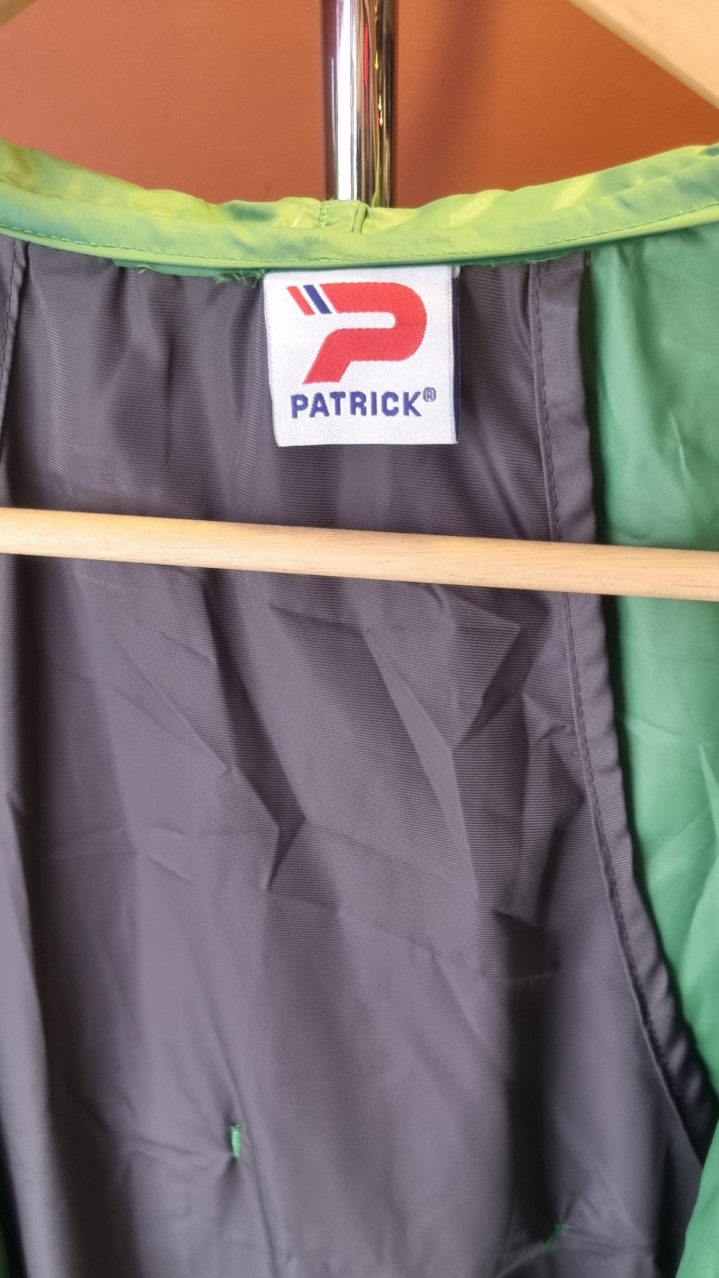 Patrick Windbreaker NWT